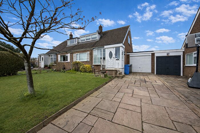 4 Bedroom Bungalow For Sale In Eddleston Close, Staining, FY3