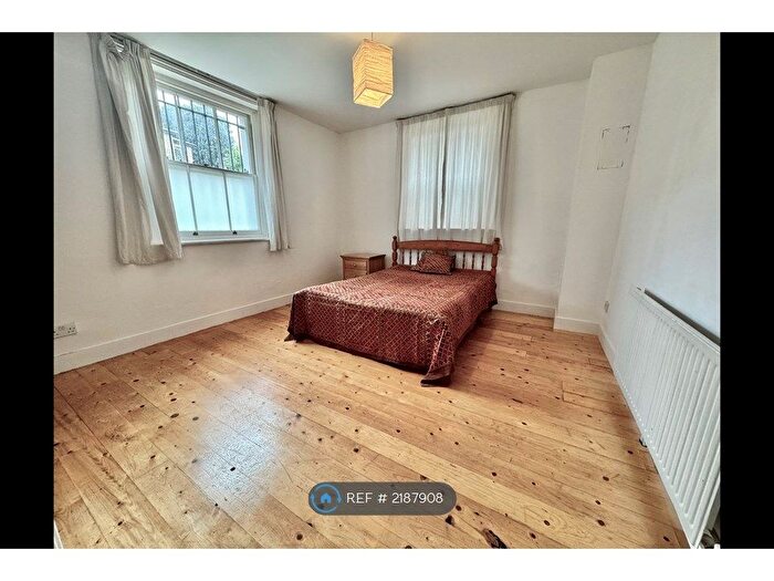 2 Bedroom Flat To Rent In Stamford Grove West, London, N16