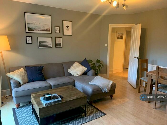 2 Bedroom Flat To Rent In Sydenham Road Cotham, Bristol, BS6