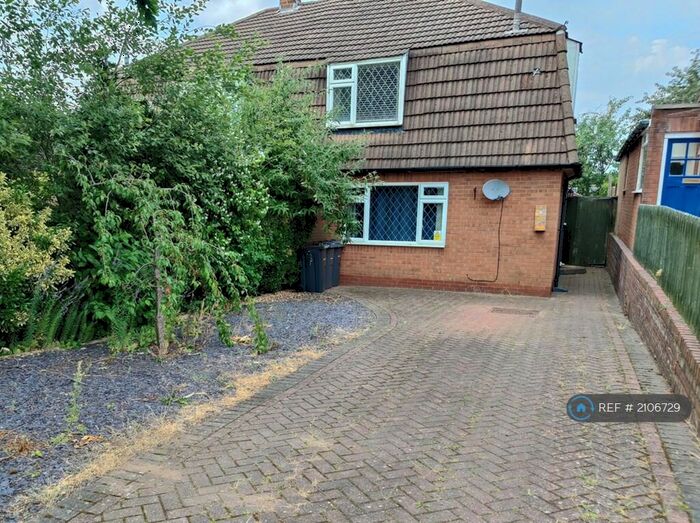 3 Bedroom Semi-Detached House To Rent In Dawberry Fields Road, Birmingham, B14