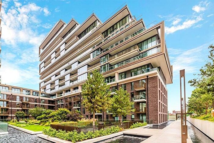 2 Bedroom Flat To Rent In Merino Gardens, London, E1W