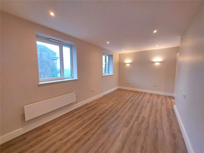 1 Bedroom Flat To Rent In High Street, Gravesend, DA11