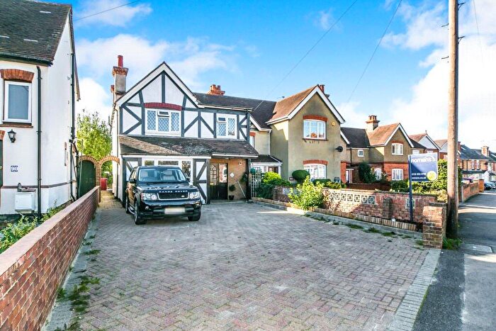 4 Bedroom Semi-Detached House To Rent In Whitley Wood Lane, Reading, Berkshire, RG2