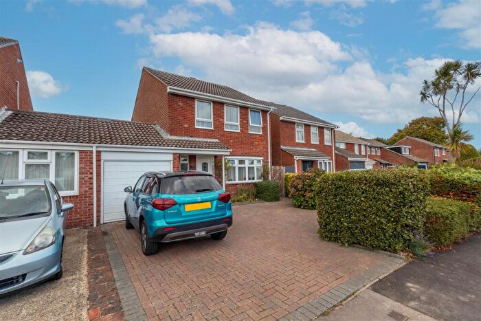 3 Bedroom Detached House For Sale In Cuckoo Lane, Stubbington, PO14
