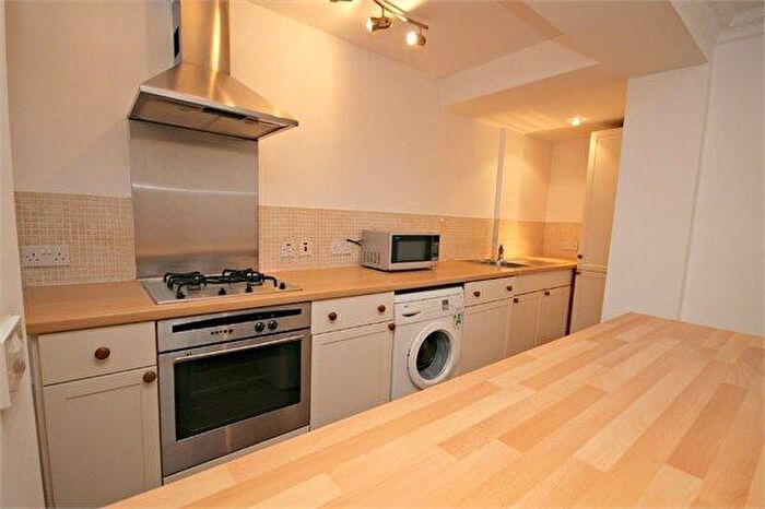 1 Bedroom Flat To Rent In Chatsworth Road, Kilburn, NW2