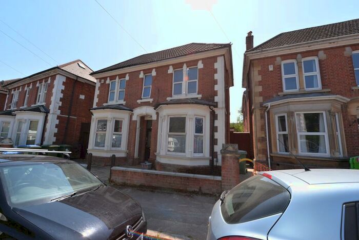 7 Bedroom Detached House To Rent In Gordon Avenue, Portswood, Southampton, SO14