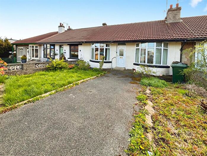 2 Bedroom Terraced Bungalow For Sale In Hawes Drive, Bradford, BD5