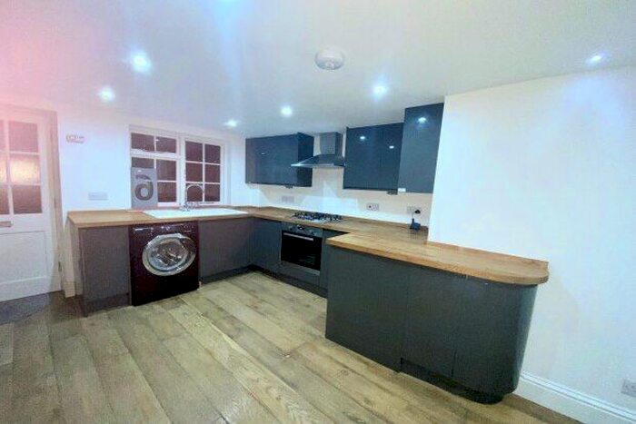 2 Bedroom Property To Rent In Nevill Street, Tunbridge Wells, TN2