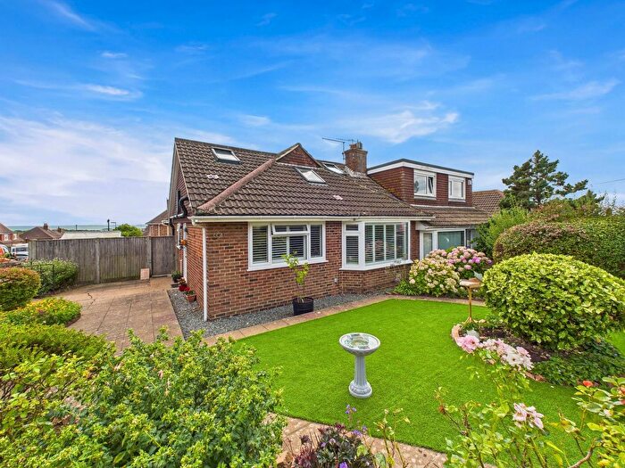 4 Bedroom Chalet For Sale In Holmbush Way, Southwick, BN42