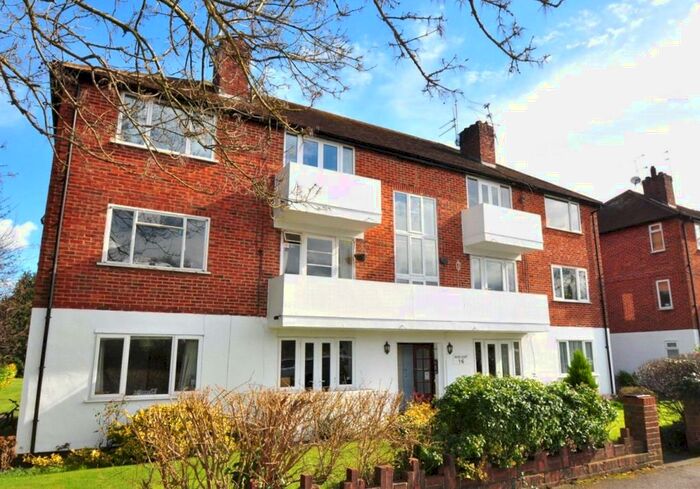 2 Bedroom Apartment To Rent In River Court, Taplow, Maidenhead, SL6