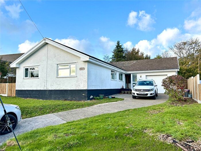 4 Bedroom Bungalow For Sale In Leonardston Road, Llanstadwell, Milford Haven, Pembrokeshire, SA73