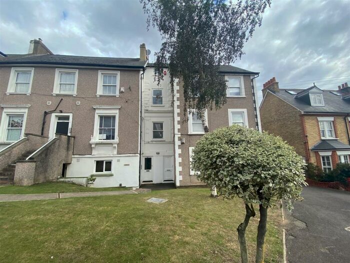 1 Bedroom Flat To Rent In Holmesdale Road, London, SE25