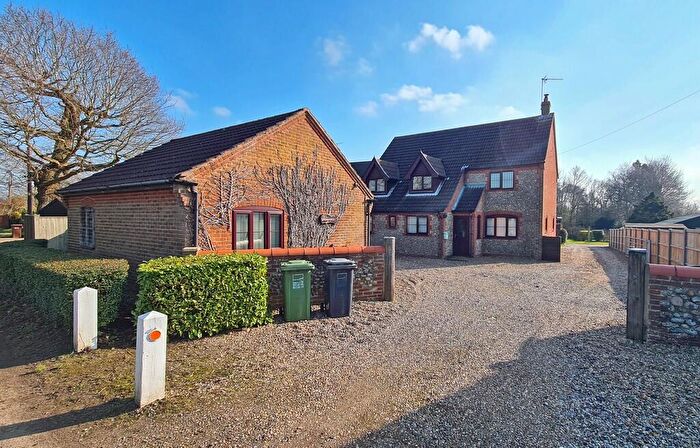 5 Bedroom Detached House For Sale In Anchor Road, Spa Common, NR28