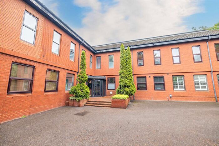 2 Bedroom Apartment For Sale In Clewer Hill Road, Windsor, SL4