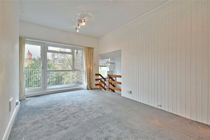 2 Bedroom Flat To Rent In Dennington Park Road, West Hampstead, NW6