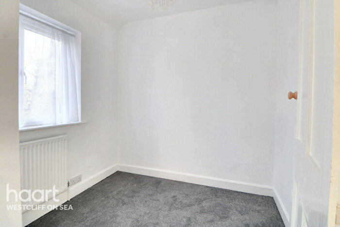 3 Bedroom Terraced House For Sale In Sutton Road, Southend-on-Sea, SS2