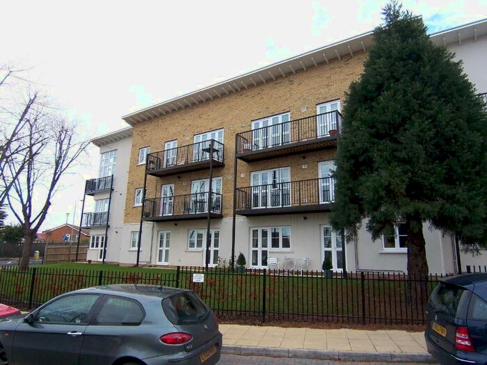2 Bedroom Flat To Rent In Seymour Court, Revere Way, KT19
