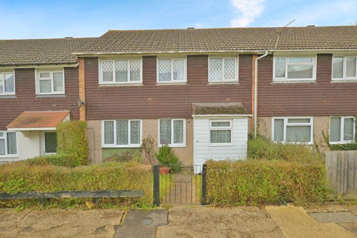4 Bedroom Terraced House For Sale In Luddenham Close, Ashford, Kent, TN23
