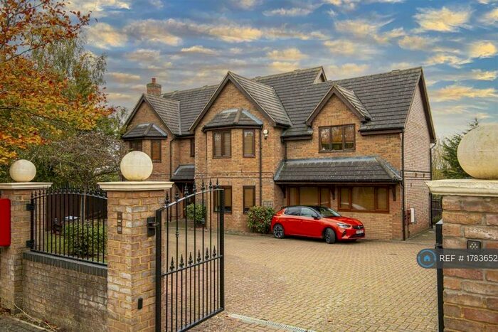 Studio To Rent In Bilbrook Lane, Milton Keynes, MK4