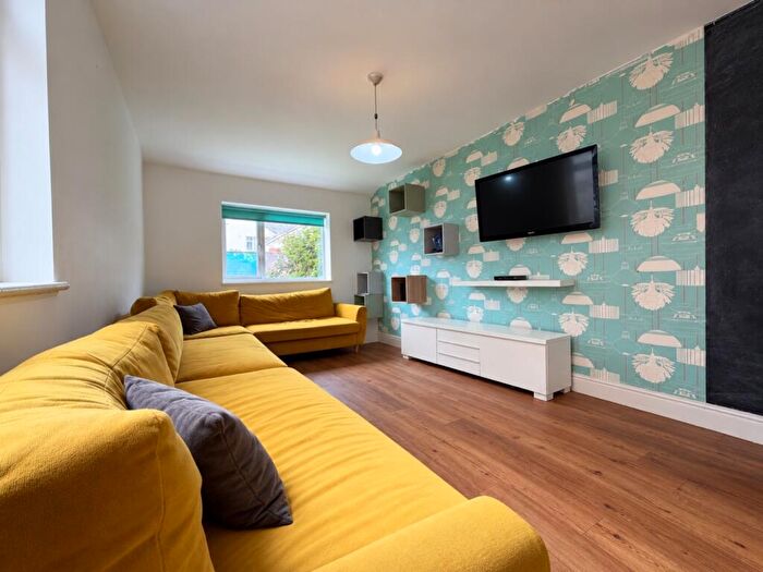 8 Bedroom Terraced House To Rent In Llanbleddian Gardens, Cathays, CF24