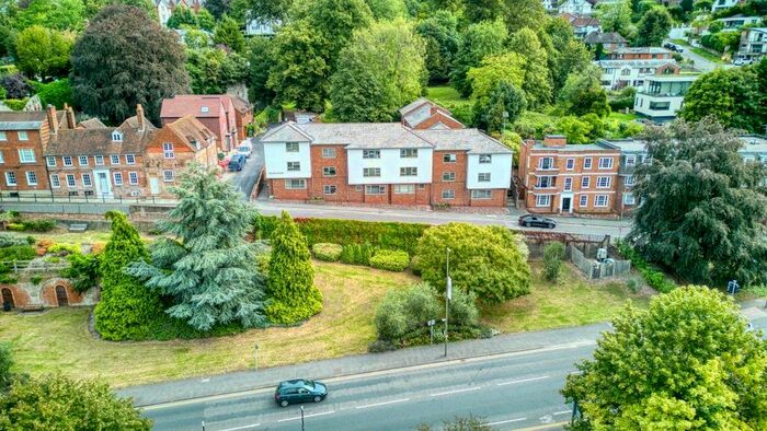 1 Bedroom Flat To Rent In Quarry Street, Guildford, GU1