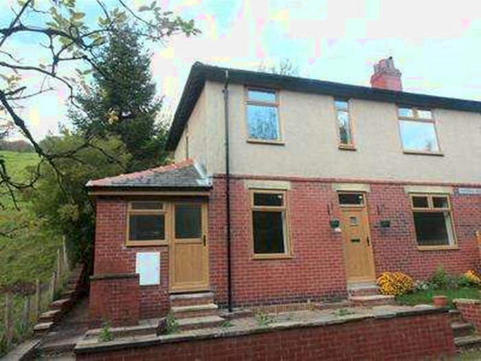 3 Bedroom Semi-Detached House To Rent In Horsfall Villas, Todmorden, OL14