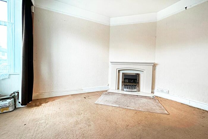 2 Bedroom Semi-Detached House For Sale In Kenilworth Road, Knowle, B93