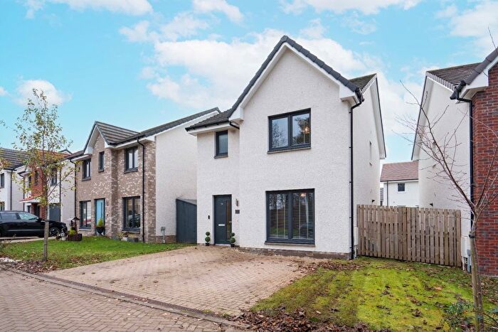 3 Bedroom Detached House For Sale In Kaims Crescent, Livingston, EH54
