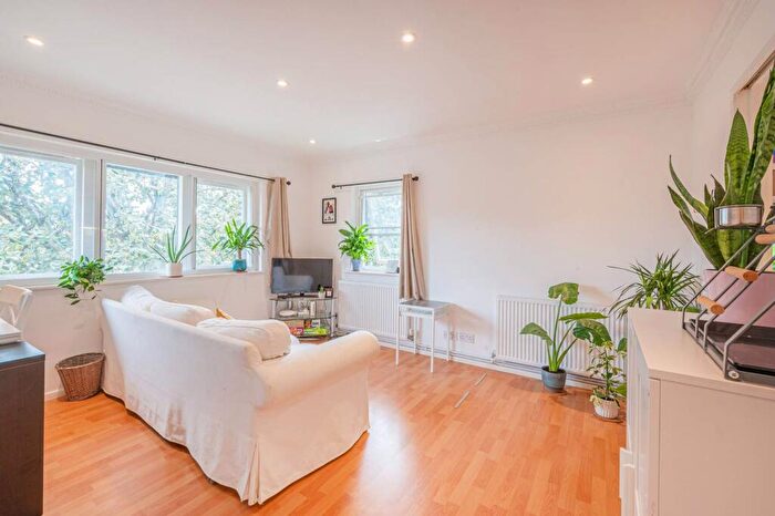 1 Bedroom Flat To Rent In Friars Mead, Isle Of Dogs, London, E14