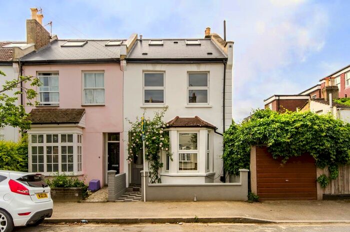 4 Bedroom Property To Rent In Derby Road, Wimbledon, London, SW19