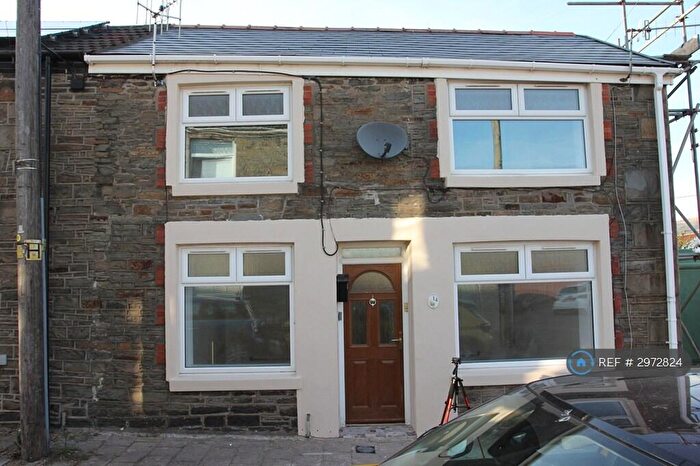 3 Bedroom Semi-Detached House To Rent In Kiln St, Aberdare, CF44