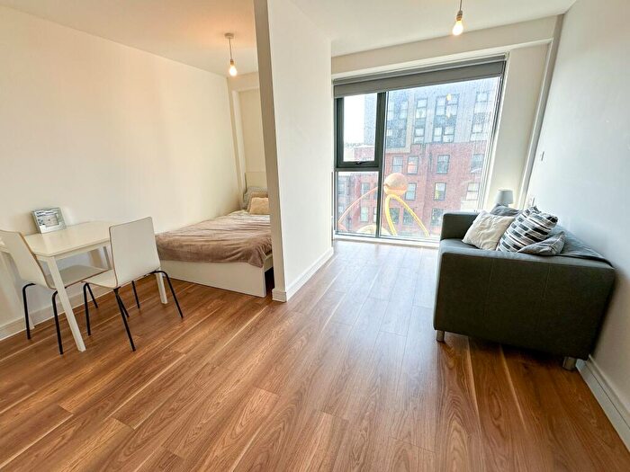 Studio To Rent In Wolstenholme Square, L1