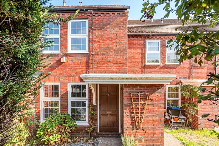 1 Bedroom Terraced House For Sale In Meadway, Twickenham, TW2