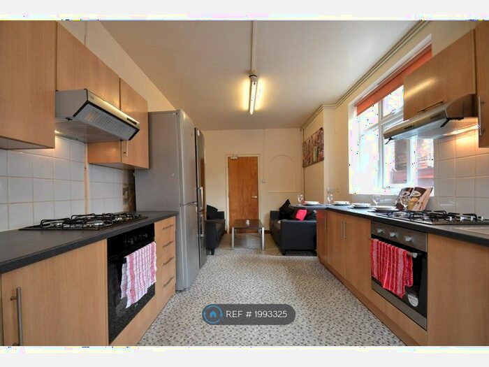 6 Bedroom Terraced House To Rent In Stretton Road, Leicester, LE3