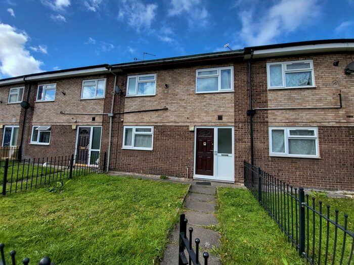 4 Bedroom Terraced House To Rent In Lingmoor Walk, Hulme, Manchester., M15