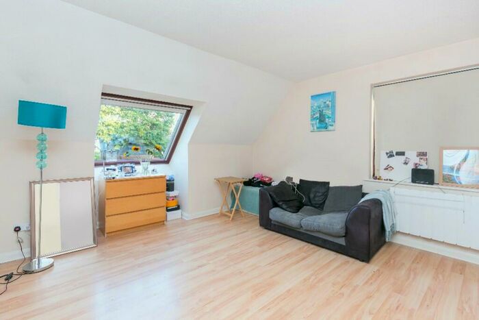 Studio To Rent In Capstan Way, London, SE16
