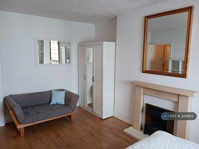 Studio To Rent In Brunswick Place, Brighton, BN3