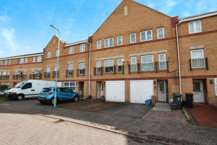 3 Bedroom Town House For Sale In Armoury Drive, Cardiff, CF14