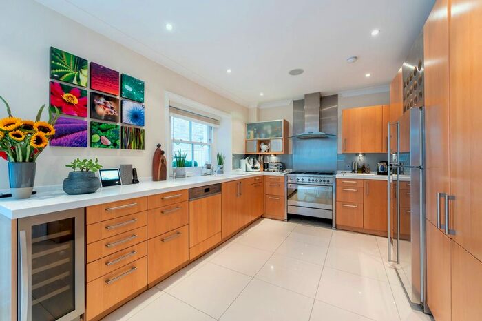 4 Bedroom Property To Rent In Richardsons Mews, Fitzrovia, London, W1T