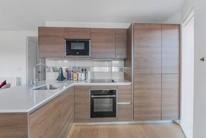 2 Bedroom Flat To Rent In Duke Of Wellington Avenue, London, SE18