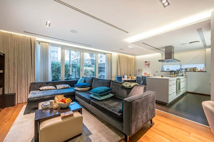 2 Bedroom Flat To Rent In Park Road, St John's Wood, London, NW8