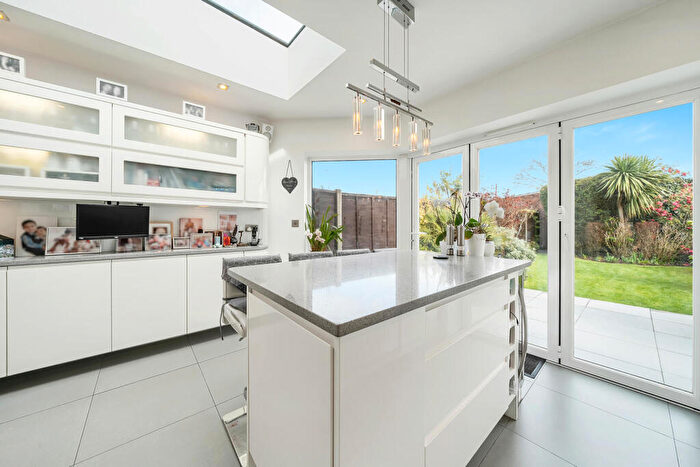 4 Bedroom House For Sale In Thames Street, Weybridge, KT13