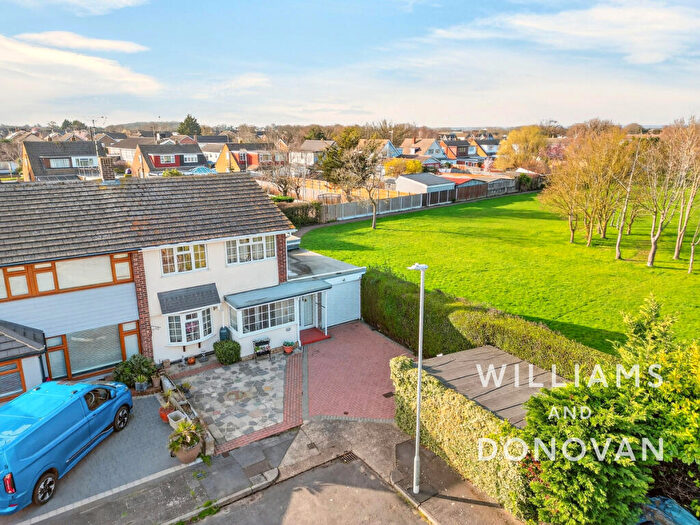 3 Bedroom Semi-Detached House For Sale In Rush Close, Benfleet, SS7