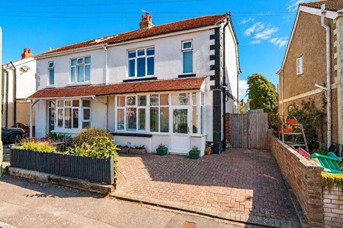 3 Bedroom Semi-Detached House For Sale In Linden Grove, Alverstoke, Gosport, PO12