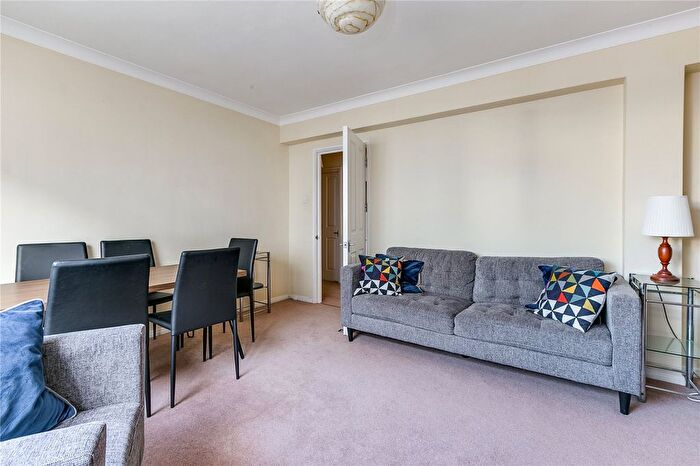 3 Bedroom Flat To Rent In Belgrave Road, Pimlico, SW1V