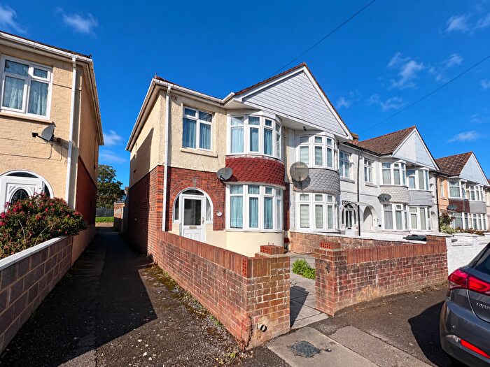 3 Bedroom End Of Terrace House For Sale In Hill Park Road, Gosport, PO12