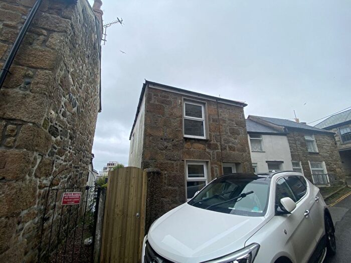 3 Bedroom Cottage For Sale In The Fradgan, Newlyn, Penzance, TR18