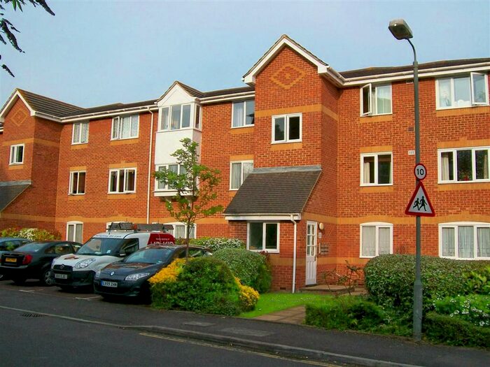 1 Bedroom Flat To Rent In Ascot Court, Aldershot, GU11