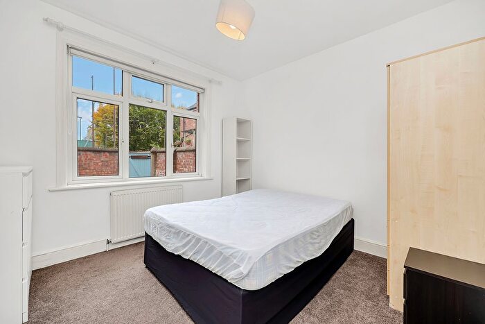 4 Bedroom Terraced House To Rent In Strickland Row, Earlsfield, SW18