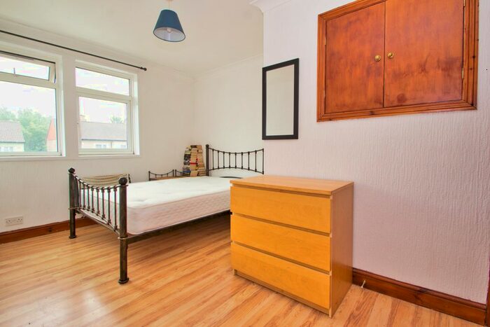 1 Bedroom Flat To Rent In Long Elmes, Harrow HA3